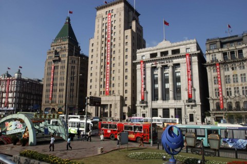 CHINA, Shanghai, The Bund aka Zhong Shan Road. View along the 1930s style waterfront architecture
