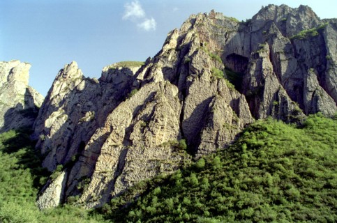CHINA, Gansu, Langmusi, Rocky outcrop in one of the many valleys
