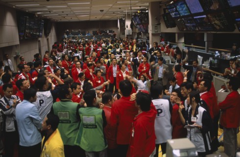 SINGAPORE, Financial District, Raffles Place, Busy Derivatives Trading Floor of the Singapore Stock