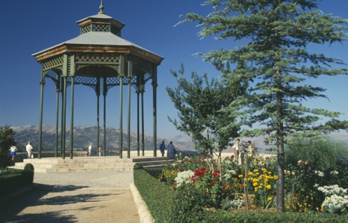 SPAIN, Andalucia, Ronda, Gardens of the Alameda del Tajo which gives stunning views of the