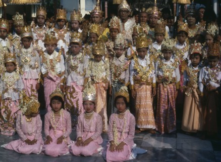 MYANMAR, Religion, Buddhism, Shwedagon Pagoda.  Initiation of novices monks and nuns at Shinpyu