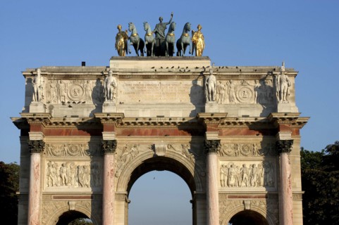 FRANCE, Ile de France, Paris, View of the Arc de Triomphe du Carrousel triumphal arch with