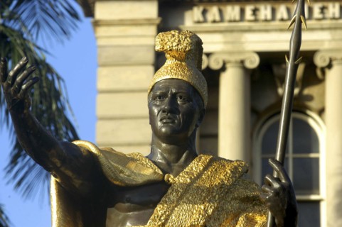 USA, Hawaii, Oahu, Honolulu. King Kamehameha statue wearing gold hat and holding a staff