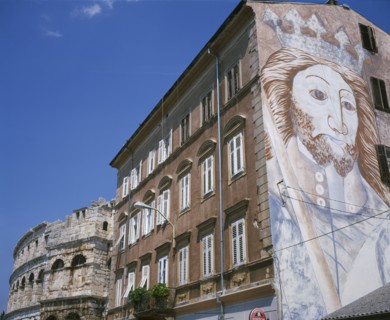 CROATIA, Istria, Pula, Fresco on the road to the Amphitheatre