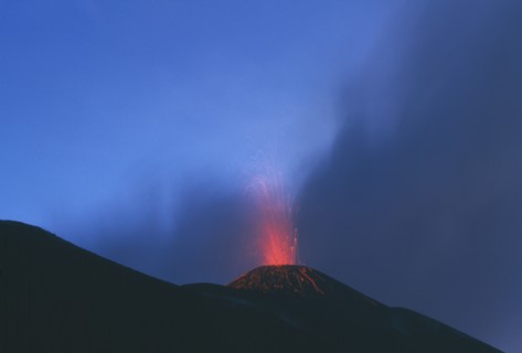 GUATEMALA, South, Volcan Pacaya, Highly active volcano erupting at night.