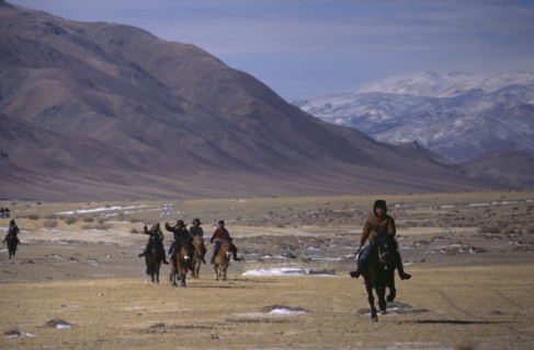 MONGOLIA, Bayan Olgii, Nomads, Kazakh nomads gathering for New Year horse race.