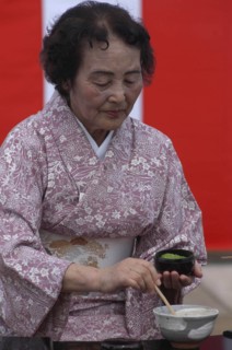 JAPAN, Chiba, Yokaichiba, "Licensed tea master Shikako Namba prepares green tea ""macha"" at a tea