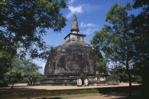 SRI LANKA, Polonnaruwa, Kiri Vahara Dagoba