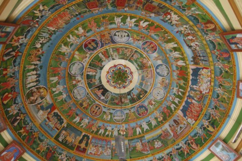 INDIA, Uttar Pradesh, Varanasi, The rotunda dome of Ram Swami Temple decorated with scenes of Hindu
