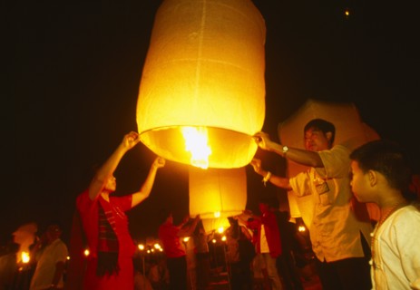 THAILAND, Chiang Mai, Mae Jo San Sai District, Loi Krathong Festival aka Yi Peng. People launching
