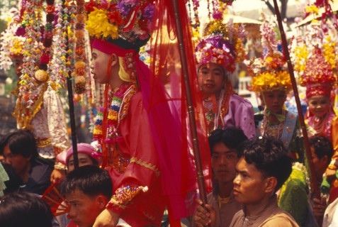 THAILAND, Chiang Mai, Shan Poi San Long. Crystal Children ceremony with Luk Kaeo circumambulating