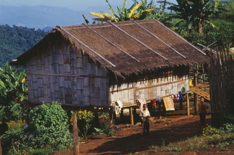 THAILAND, Chiang Mai Province, Mae Taeng District, Red Lahu hilltribe village bamboo house with