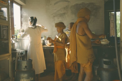 THAILAND, Wat Phra Acha Tong, Novice Buddhist monks from The Golden Horse Forest Monastery in
