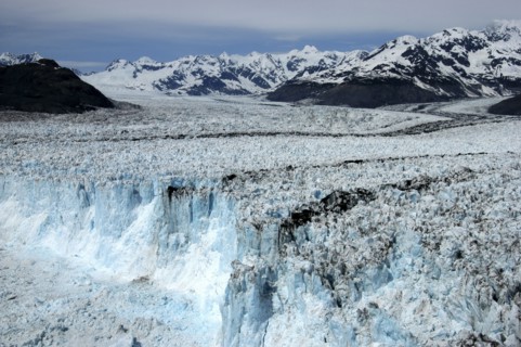 USA, Alaska, Chugach State Park, Columbia Glacier ice cliffs and distant mountain peaks