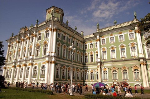 RUSSIA, St Petersburg, The Hermitage exterior with people outside