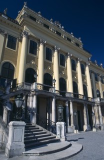 AUSTRIA, Vienna, Schonbrunn Palace steps and columned facade