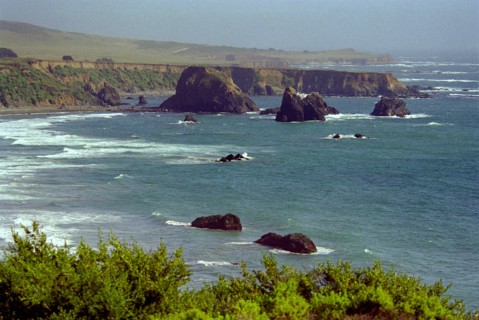 USA, California, Big Sur National Park, View along coastline that runs along Highway 1 to the south