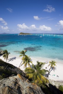 WEST INDIES, St Vincent & The Grenadines, Tobago Cays, View over the beach of Jamesby Island and