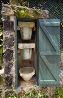 WEST INDIES, Barbados, St George, Francia plantation house traditional water filtration system