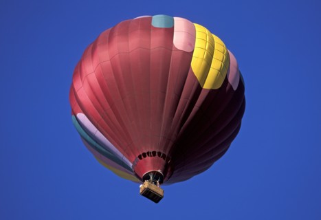 USA, California, Napa Valley, Hot air balloon over the Napa Valley wine-growing region north of San