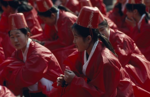 SOUTH KOREA, Seoul, Sung Kyon Kwan University. Sukcheon Ceremony to consecrate confucius. Girls