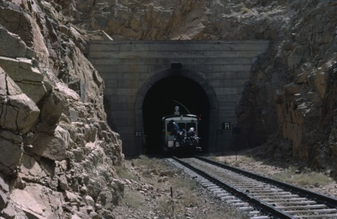 MAURITANIA, Choum, Transportation of iron ore by train.