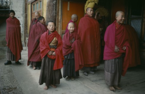 CHINA, Qinghai Province, Quezhang Lamasery, Tibetan Yellow Hat Buddhist monks.