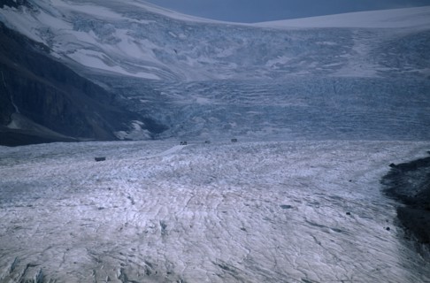 CANADA, Alberta, Jasper National Park, Athabasca glacier and Columbia ice field.