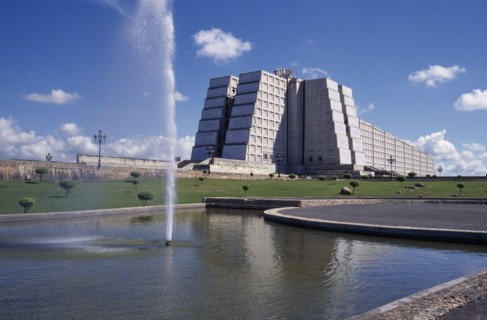 DOMINICAN REPUBLIC, Santo Domingo, The Faro a Colón or Columbus Lighthouse completed in 1992 for