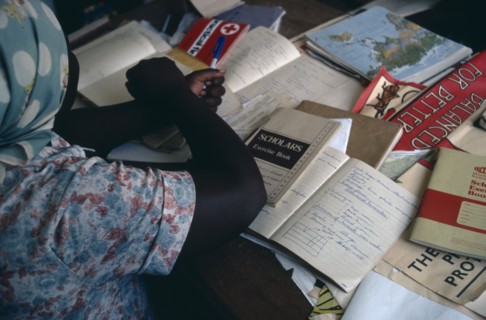 ZIMBABWE, Victoria Province, Bondolfi Mission, Cropped shot of student attending village health