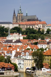 CZECH REPUBLIC, Bohemia, Prague, View across the Vtlava River to the Little Quarter and St Vitus