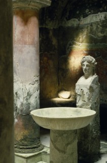 ITALY, Campania, Herculaneum, Statue in ancient site near Naples destroyed along with Pompeii