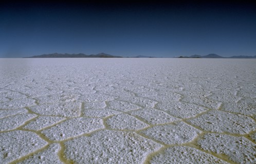BOLIVIA, Altiplano, Salar de Uyuni, Salt plains in year of heavy rain with hexagonal patterns