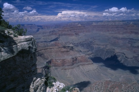 USA, Arizona, Grand Canyon, View over canyon from the south rim.