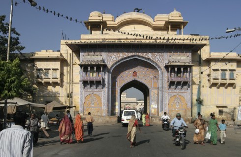 INDIA, Rajasthan, Jaipur, City Palace Gate