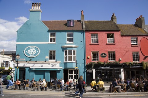 ENGLAND, East Sussex, Brighton, New Road. the Mashed Tun and Fitzherbert’s public house with people