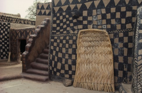 GHANA, North, Architecture, Traditional mud architecture.  Steps to flat roof where crops are dried