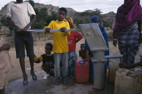 ERITREA, Asmara, Ouna Watot camp for people displaced by war with Ethiopia.  Women and children at