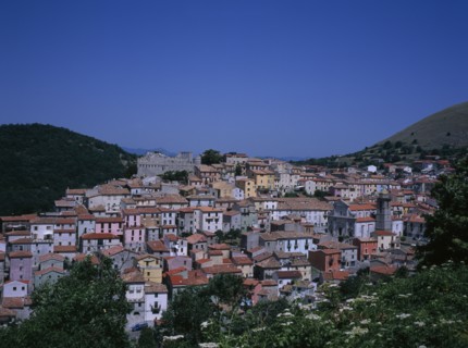 ITALY, Puglia, Miranda, The perched village North of Isernia Town
