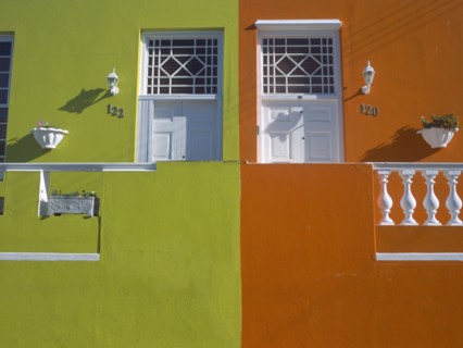 SOUTH AFRICA, Western Cape, Cape Town, Bo Kapp District. Chiappini Street. Brightly painted houses