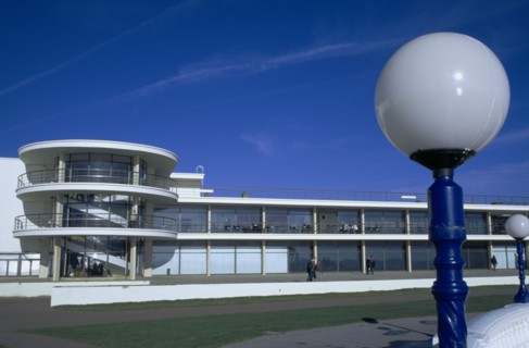 ENGLAND, East Sussex, Bexhill on Sea, De La Warr Pavilion. Exterior view over grass from the