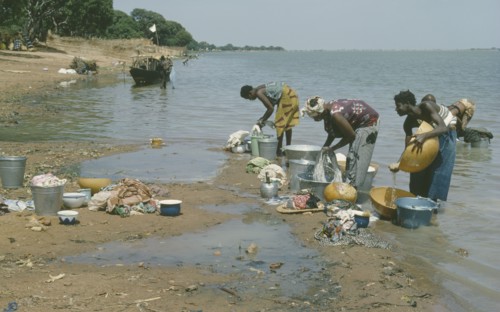 MALI, Washing, Women washing clothes in the River Niger.
