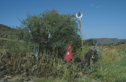 DJIBOUTI, Religion, Wayside muslim shrine.