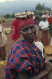 RWANDA, People, Women, Portrait of Tutsi woman