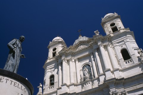 ITALY, Sicily, Catania, Via Etna. Collegiate church of Santa Maria del Elemosina with angled view