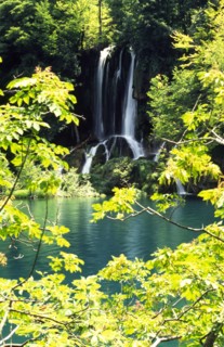 CROATIA, Lika, Plitvice, "Lakes, waterfall into Velika Jezero(Big lake). Part of the formation