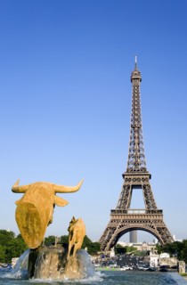 FRANCE, Ile de France, Paris, Fountain sculpture of cow and calf in the Trocadero Gardens with the