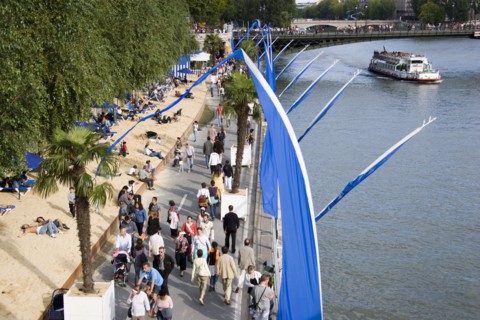 FRANCE, Ile de France, Paris, The Paris Plage city beach on the right bank of the River Seine where