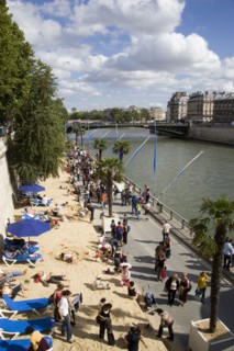 FRANCE, Ile de France, Paris, The Paris Plage city beach on the right bank of the River Seine where