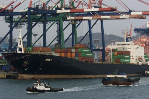 SOUTH KOREA, Yeongnam, Busan, Container vessel at Busan's container port